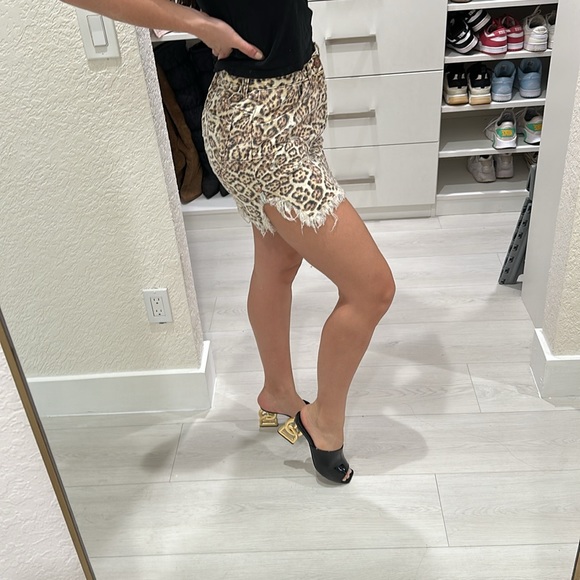Leopard Jean skirt - Picture 2 of 4